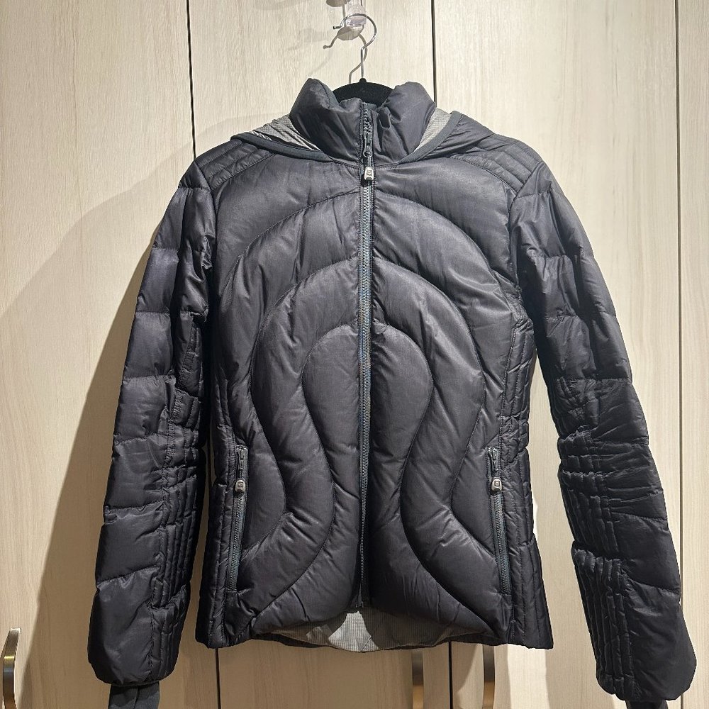 RARE Lululemon Retro Puffy Jacket - Size 6 Charcoal Grey